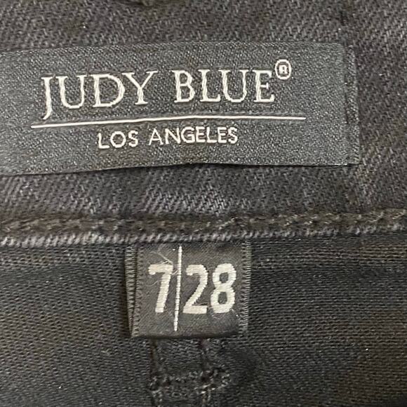 Judy Blue Catalina Vintage Black Denim Distressed Capri Jeans Size 28 - Picture 6 of 10